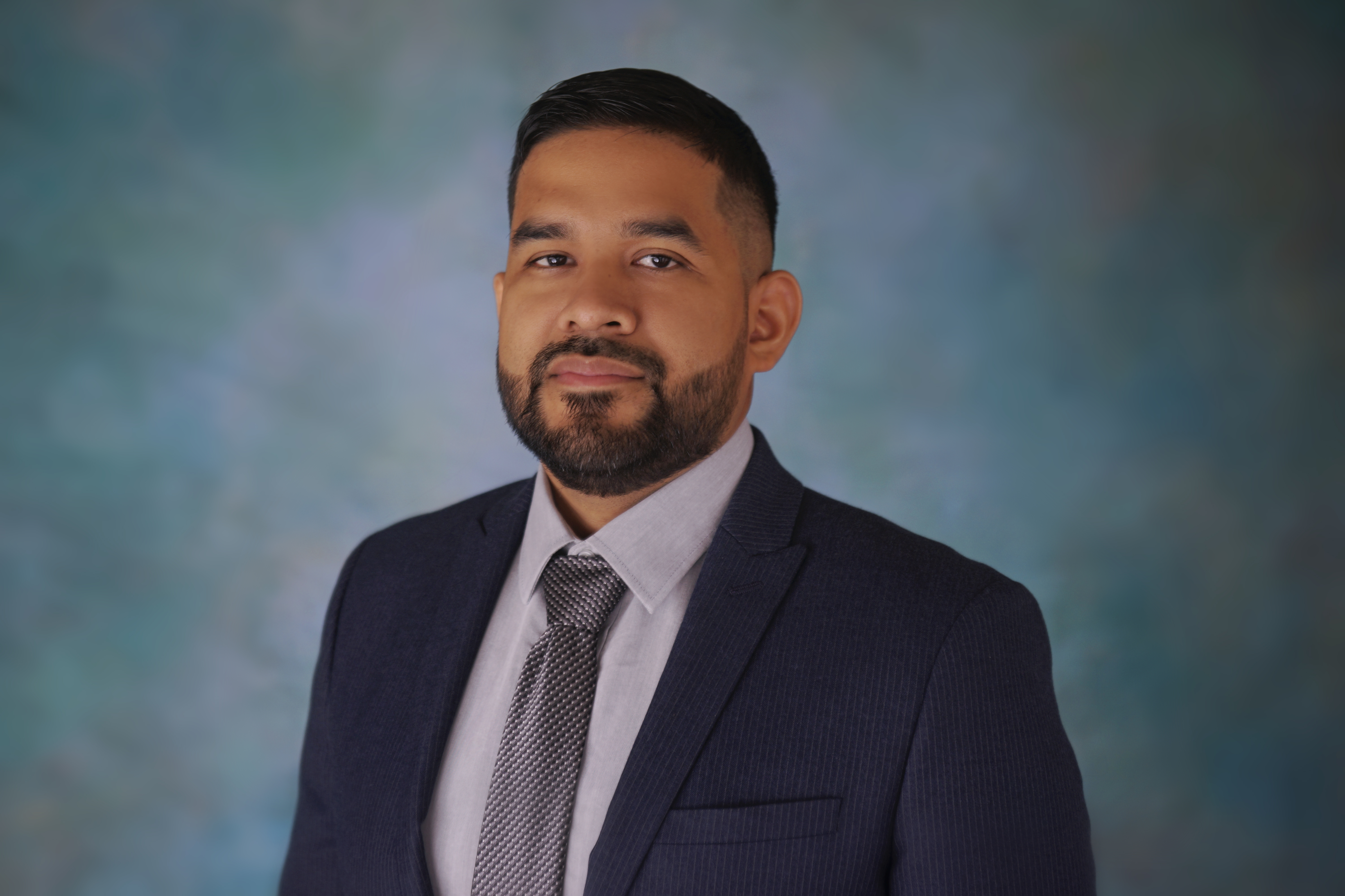 Luis Mendoza headshot